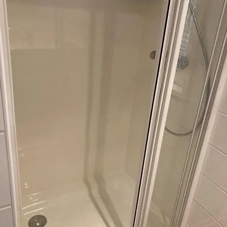 Schwimmende Ferienwohnung, Hausboot Urlaub Als Festlieger Am Steg בית נופש