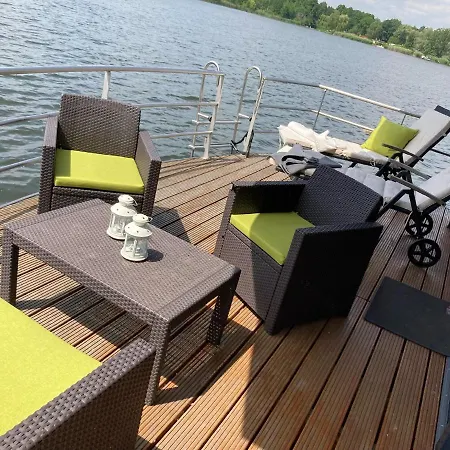 Semesterbostad Schwimmende Ferienwohnung, Hausboot Urlaub Als Festlieger Am Steg