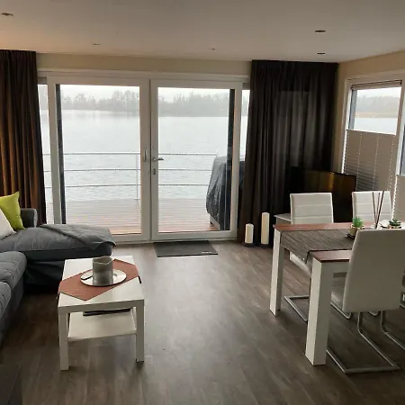 Semesterbostad Schwimmende Ferienwohnung, Hausboot Urlaub Als Festlieger Am Steg *