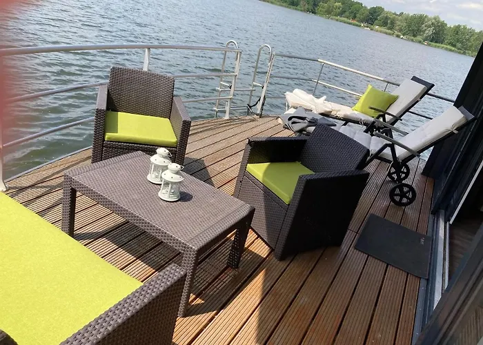 Feriehus Schwimmende Ferienwohnung, Hausboot Urlaub Als Festlieger Am Steg